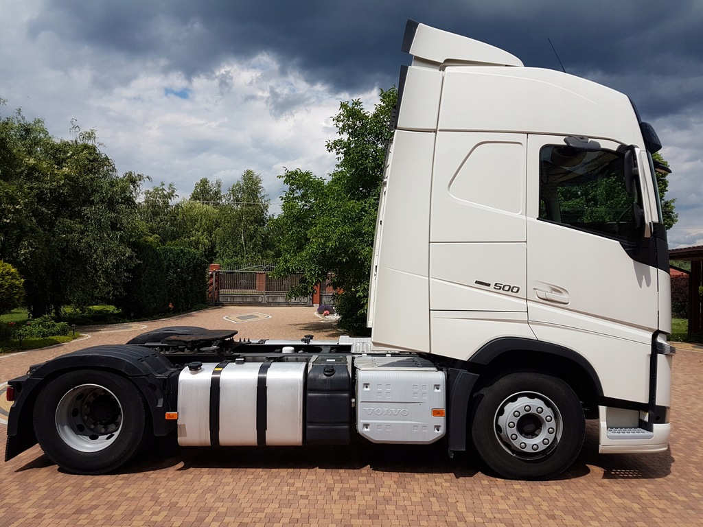 Купить VOLVO FH 4 500KM/EURO6/11/2016/большие цистерны: отзывы, фото, характеристики в интерне-магазине Aredi.ru