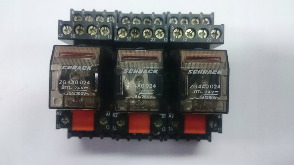 Przekaźniki SCHRACK 24VDC 4P z podstawkami 50 szt!