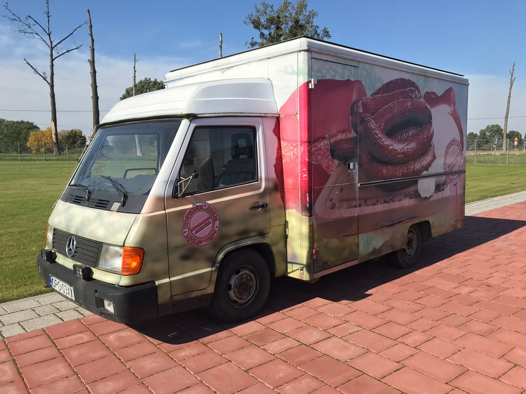 Купить Гастрономический вагон Food Truck Mercedes MB100: отзывы, фото, характеристики в интерне-магазине Aredi.ru