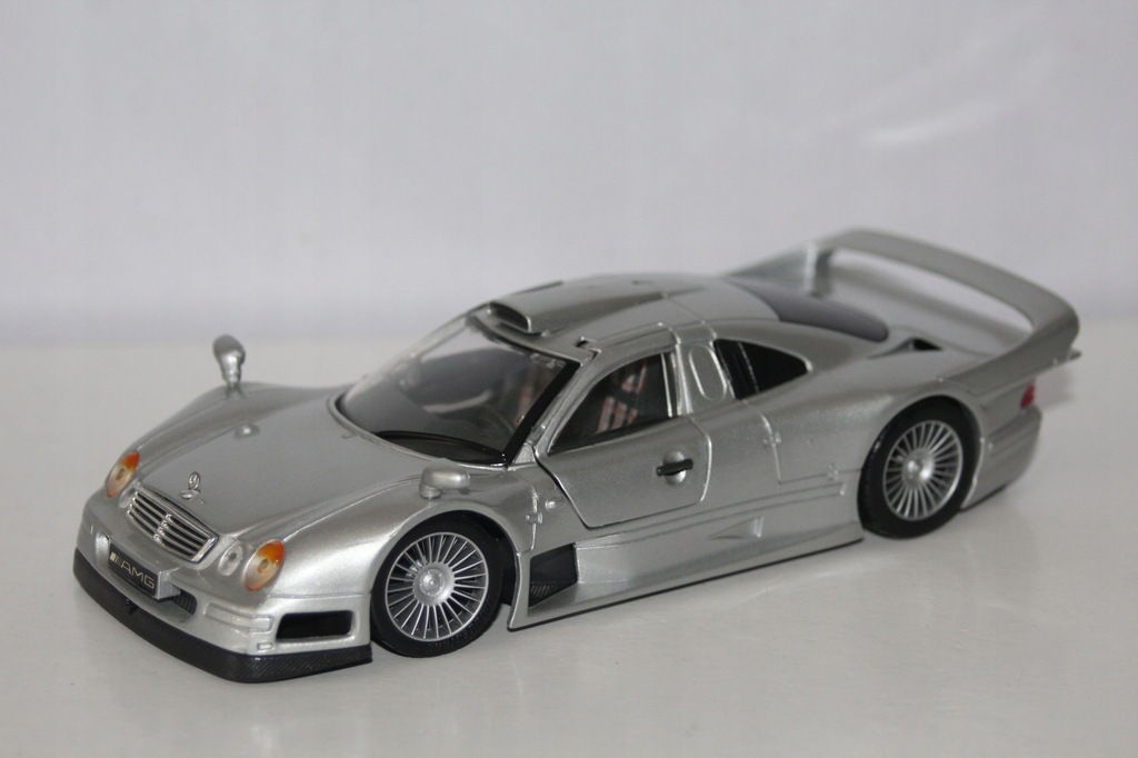 MAISTO MERCEDES CLK GTR 1/24 - 12422124782 - oficjalne archiwum