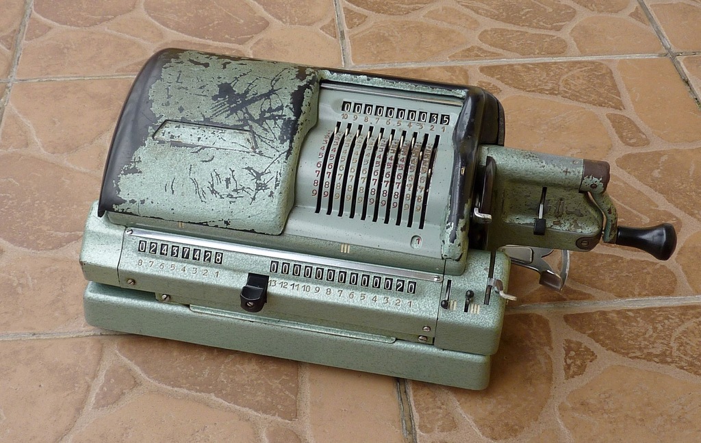 kalkulator mechaniczny TRIUMPHATOR CN 2 - DDR