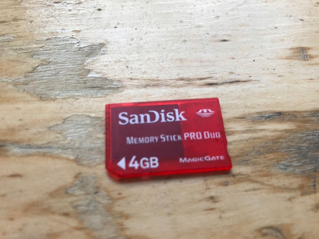 Купить Карта памяти SanDisk Memory Stick Pro Duo 4 ГБ: отзывы, фото, характеристики в интерне-магазине Aredi.ru