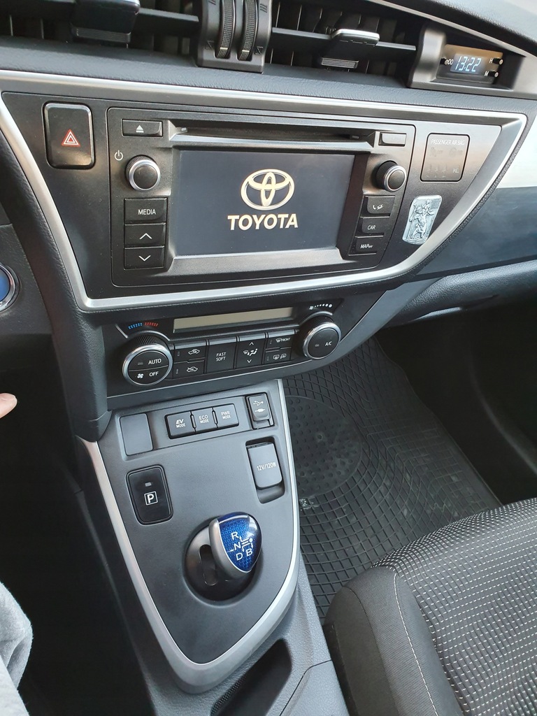 Toyota Auris II Hybrid , Salon Polska, XII2014