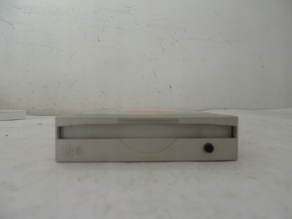 ZIP IOMEGA Z100ATAPI 100/6/2025