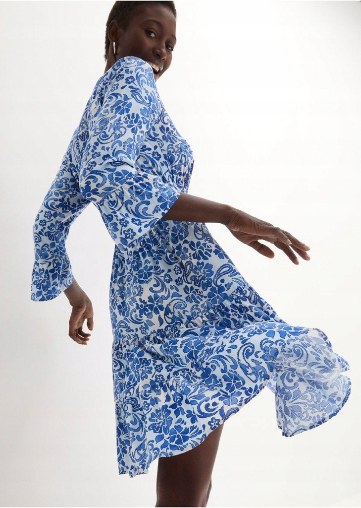 NIEBIESKA SUKIENKA WE WZÓR _IN 42