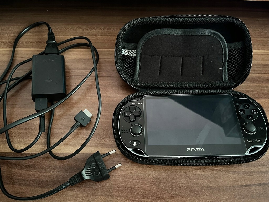 PS VITA PCH1104 4gb/ 3G/wifi/bluetooth 13075764137 oficjalne archiwum Allegro