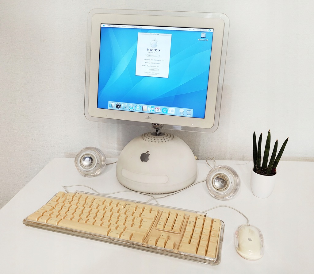 Apple iMac G4 Lampka 700 MHz 768 MB 40 GB 15 2002