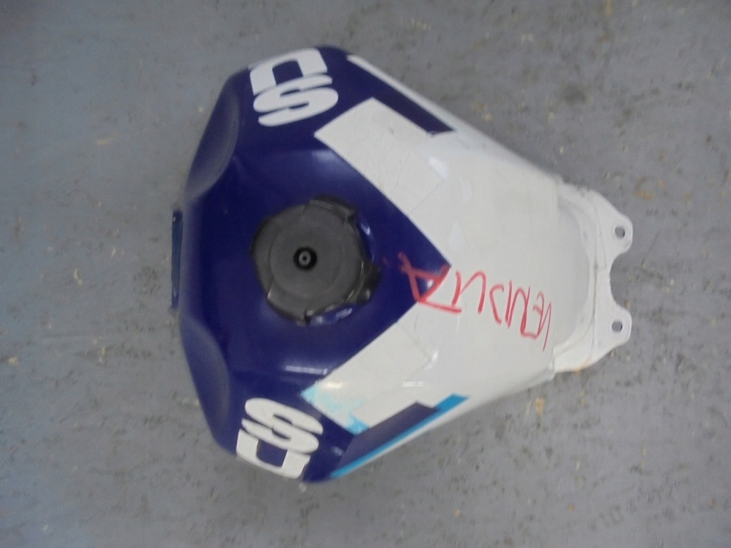 SUZUKI DR 650 korek wlewu paliwa