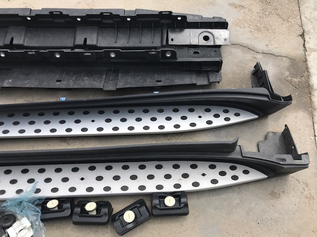 Подножки на мерседес мл 164. Пороги ml 164. Подножки на ml w164. Подножка мл 164. Пороги oem мерседес.