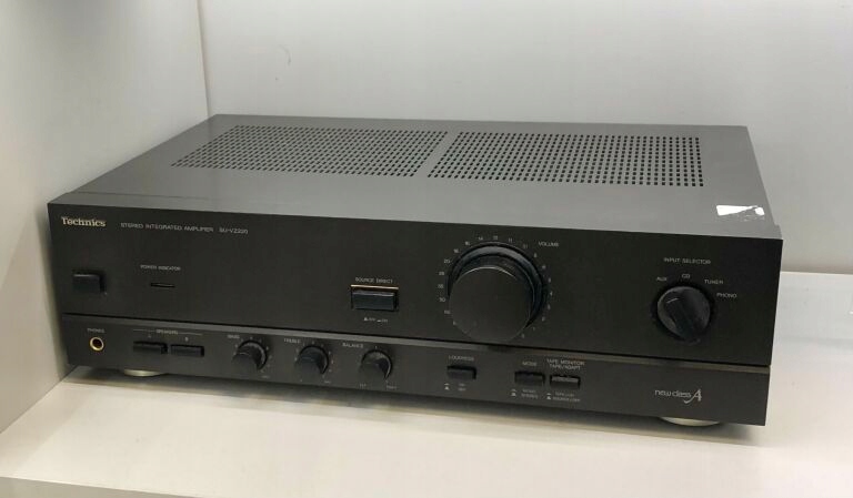 WZMACNIACZ TECHNICS SU VZ 220