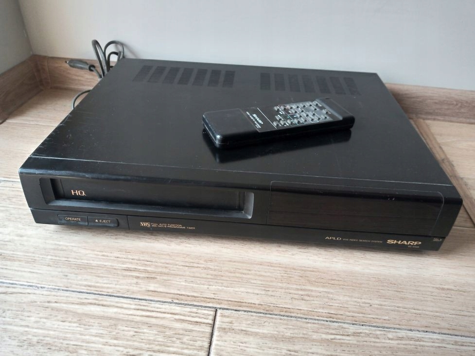 Odtwarzacz video VHS magnetowid Sharp VC-A105B