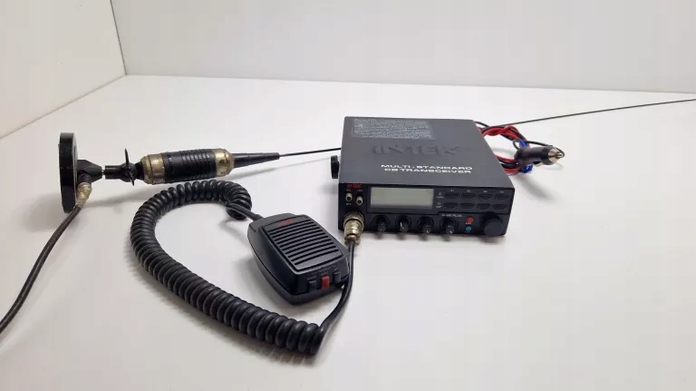 CB RADIO INTEK M-490 PLUS + ANTENA