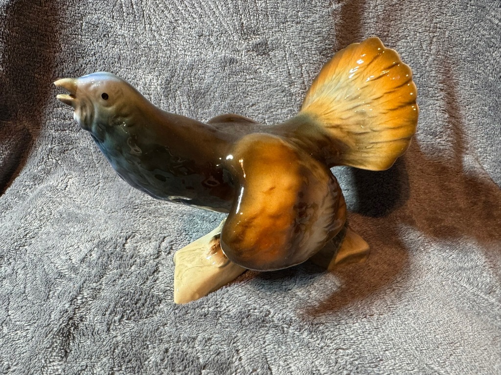 Porcelanowa figurka Royal Dux Głuszec, sygnowana