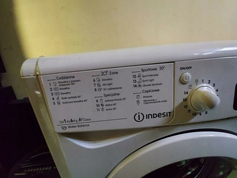 PRALKA INDESIT LB2006C - 9845762654 - oficjalne archiwum Allegro