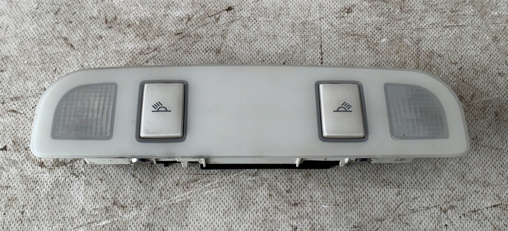 # OŚWIETLENIE WNĘTRZA AUDI A6 C6 4F0947111