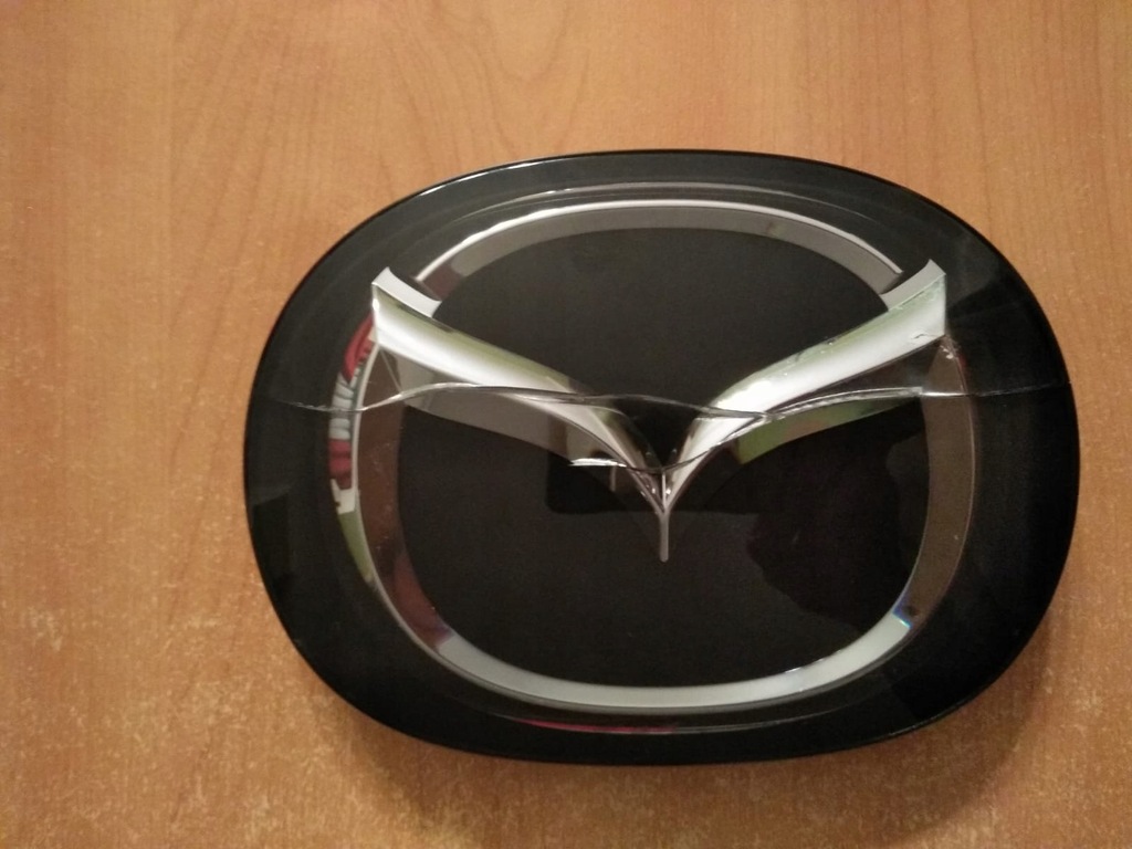 Znaczek emblemat przód Mazda CX 5 2017 pod radar