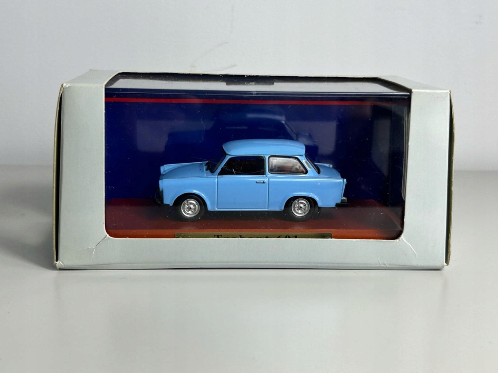 Trabant 601, blue DDR-Auto 1:43