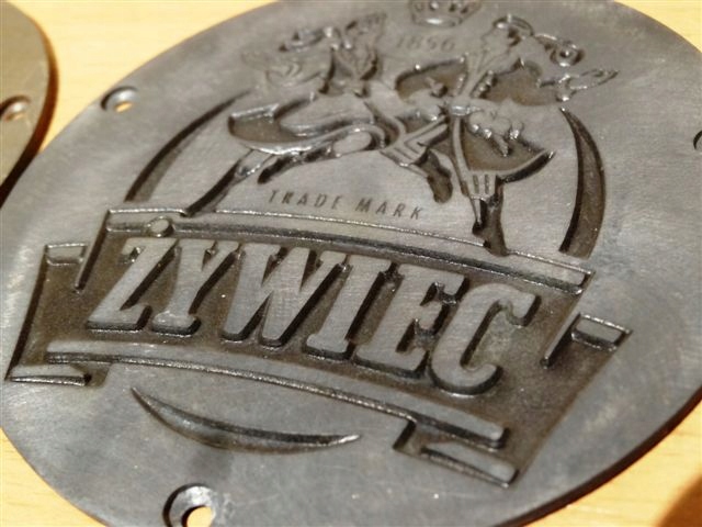 Купить Эмблема знак логотип ZYWIEC сплав ZnAl: отзывы, фото, характеристики в интерне-магазине Aredi.ru