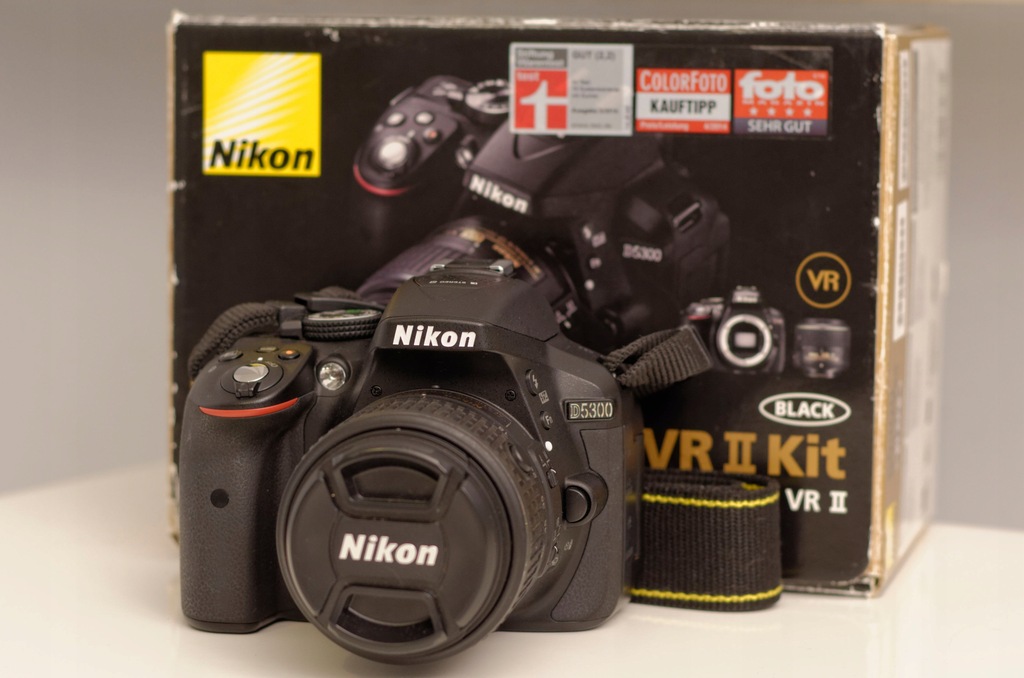 Nikon D5300 + 18-55 VR