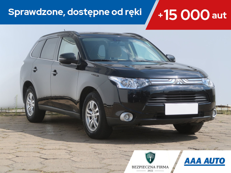Mitsubishi Outlander 2.0, Salon Polska