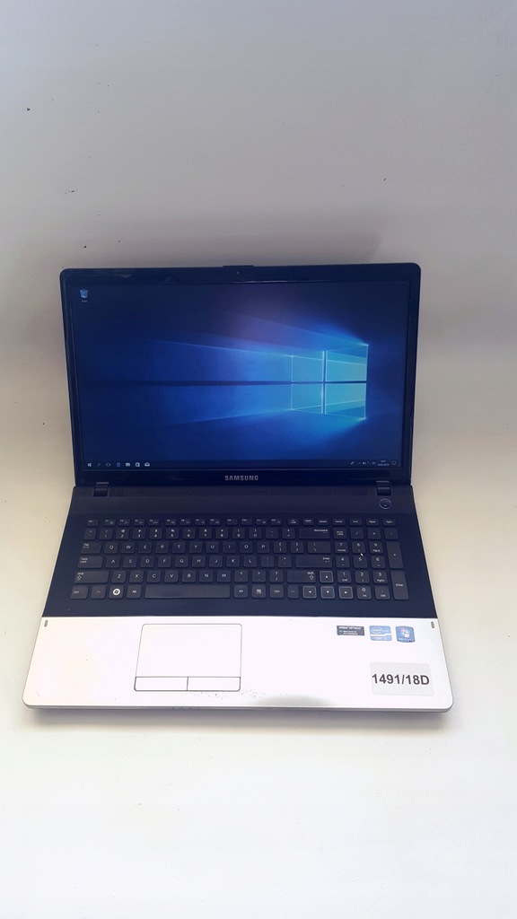 SAMSUNG NP300E7A i5/6GB/80GB/WIN10