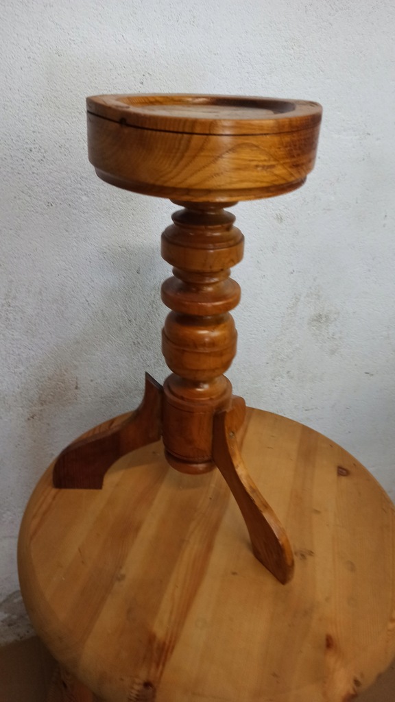Kwietnik stolik drewniany toczony