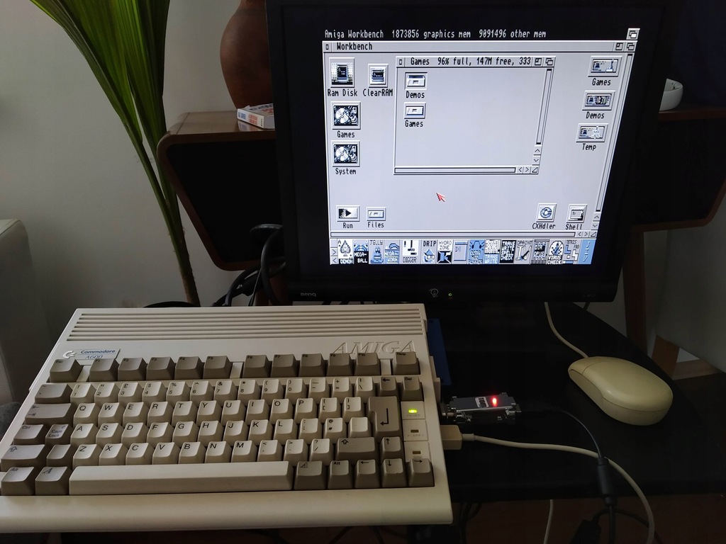 ROZBUDOWANA AMIGA 600 MEGA ZESTAW