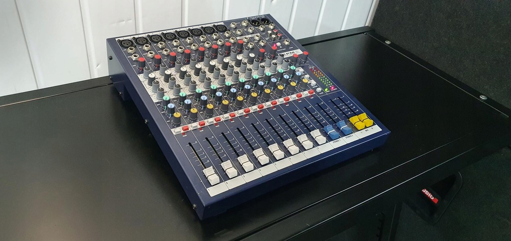 Mixer SOUNDCRAFT EPM 8 najtaniej okazja NOWY 1100