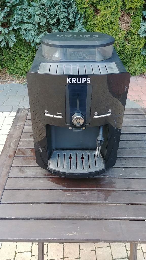 Ekspres Krups EA 8240 PL MENU - cieknie