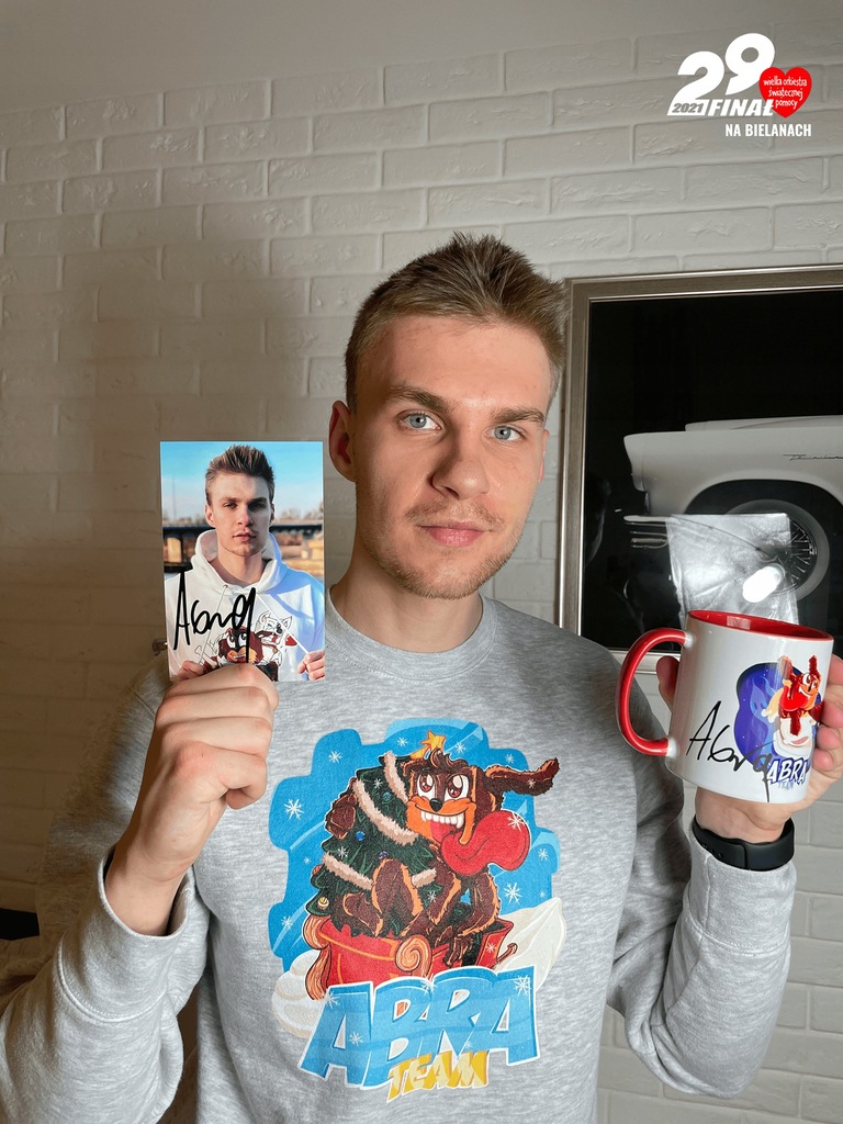 Unikatowy kubek Abra z autografem