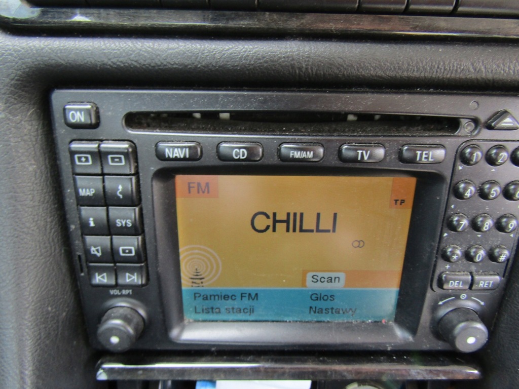E1 MERCEDES W208 CLK RADIO COMAND