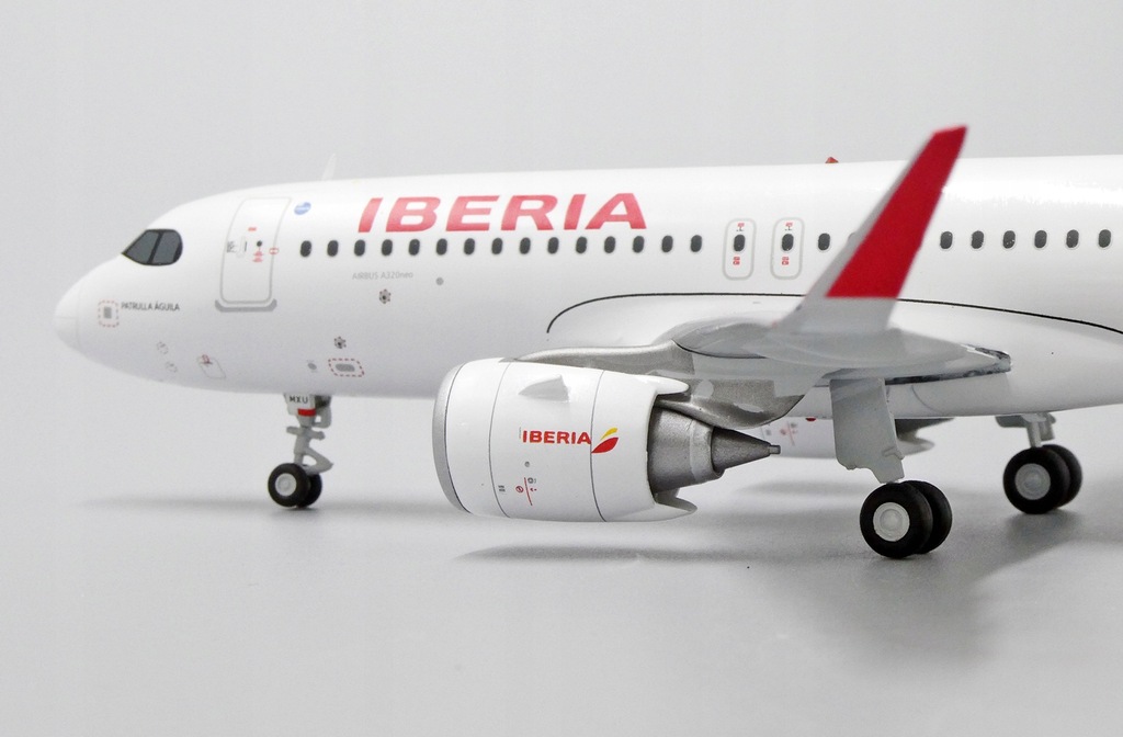 Купить Модель самолета Airbus A320neo Iberia 1:200: отзывы, фото, характеристики в интерне-магазине Aredi.ru