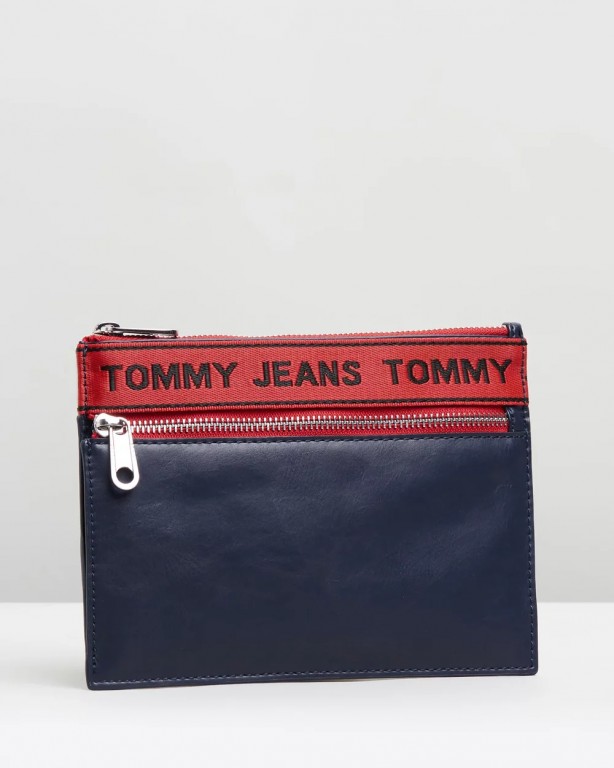 P3K159 TOMMY JEANS__NT7 KOPERTÓWKA LOGO__211X15,5