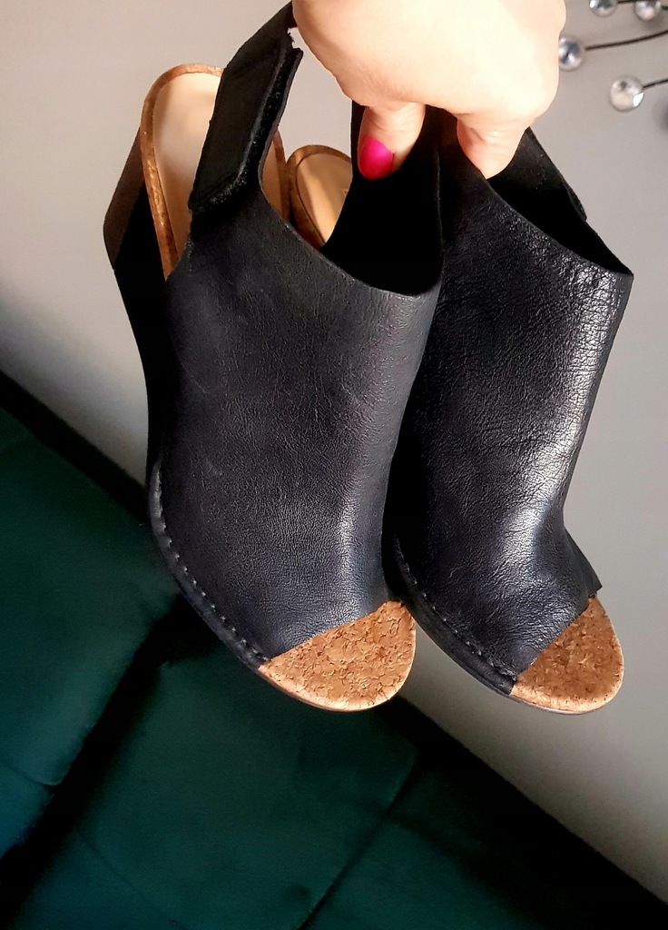 Buty damskie skorzane koturna CLARKS