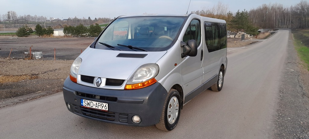 Renault Trafic 1.9 DCI 100KM 9 osobowy
