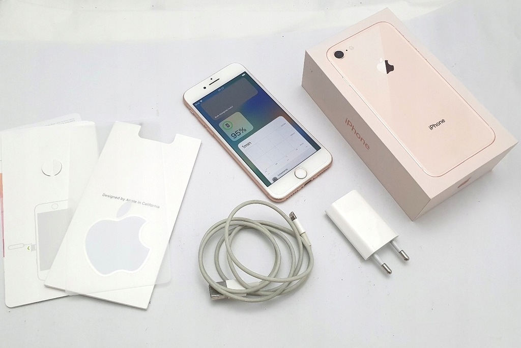 Smartfon Apple iPhone 8 2 GB / 64 GB różowy KOMPLET
