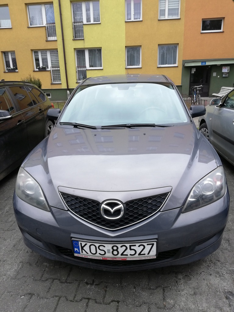 samochód Mazda 3