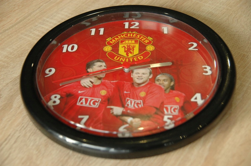 Zegar ścienny z motywem Manchesteru United