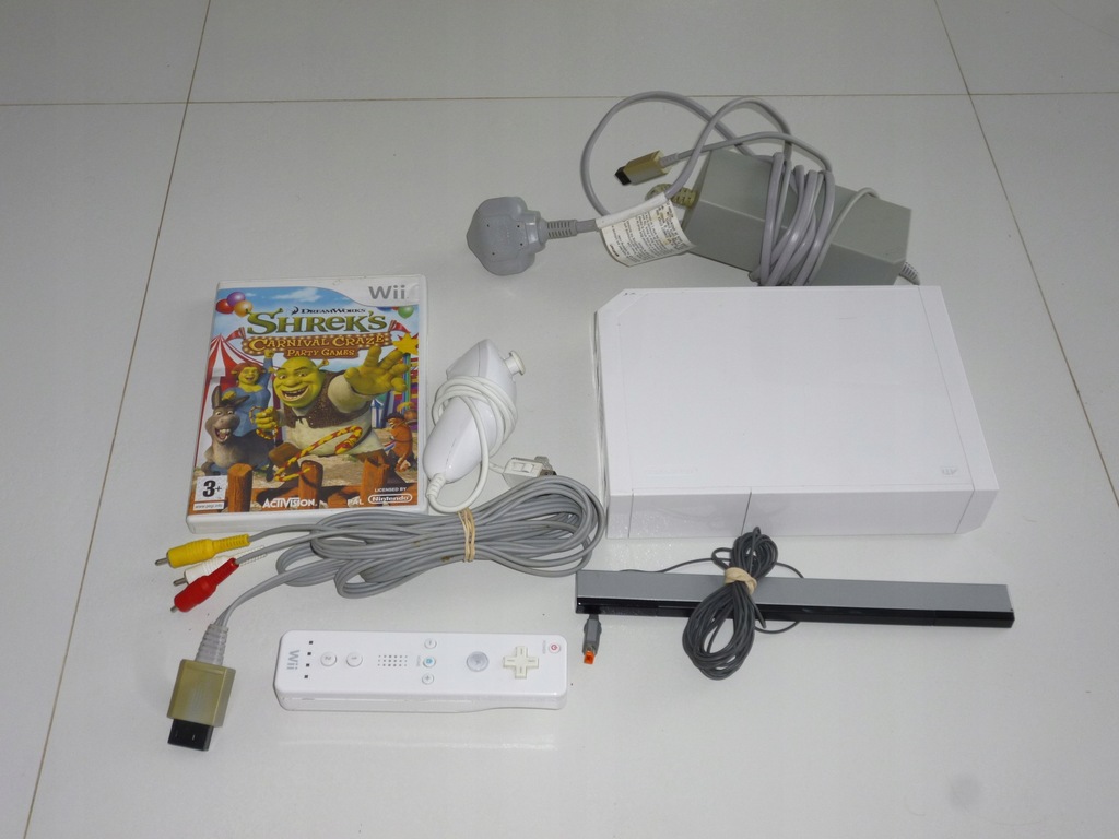 Nintendo Wii biała konsola, pady, gra kable tanio