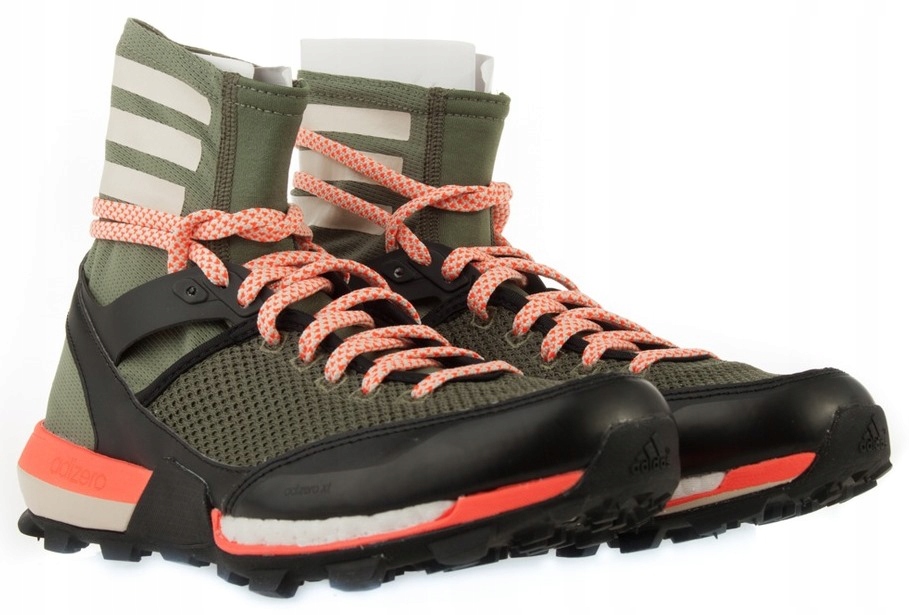 adidas boost trekking