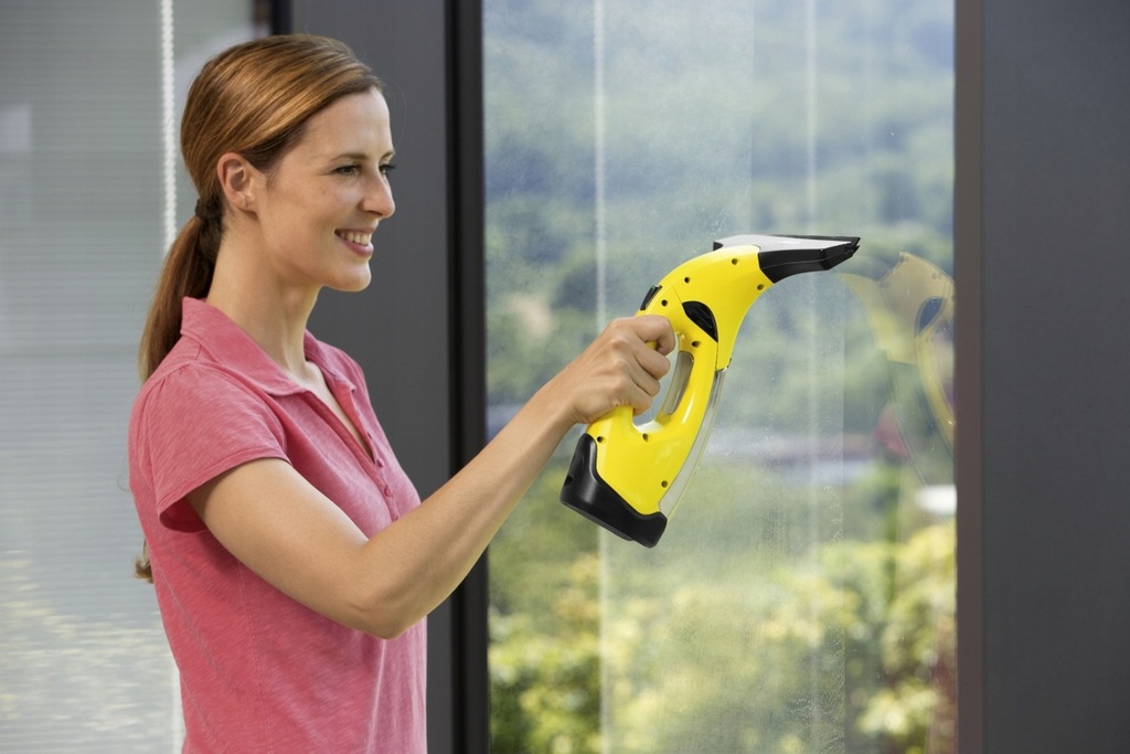 Купить СТЕКОНОМОЙКА KARCHER WV 2 PLUS N 1.633-212.0: отзывы, фото, характеристики в интерне-магазине Aredi.ru