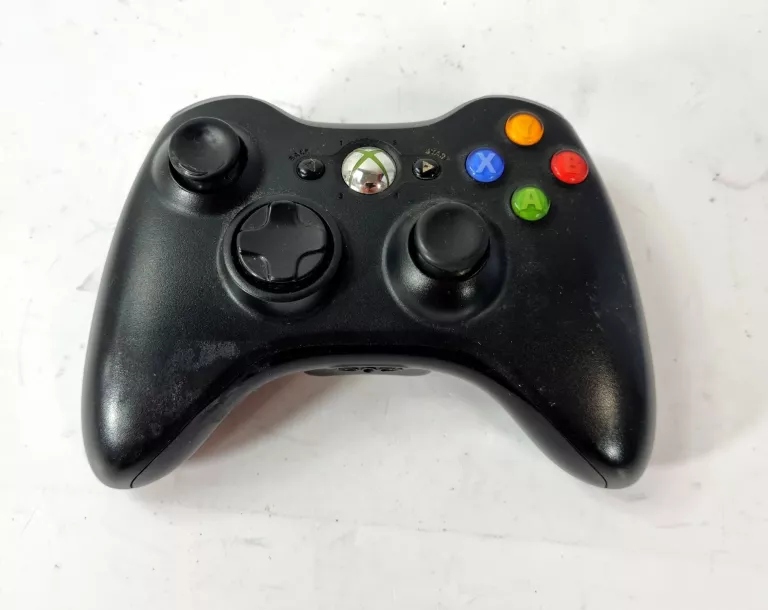 PAD XBOX 360 CZARNY USZKODZONY