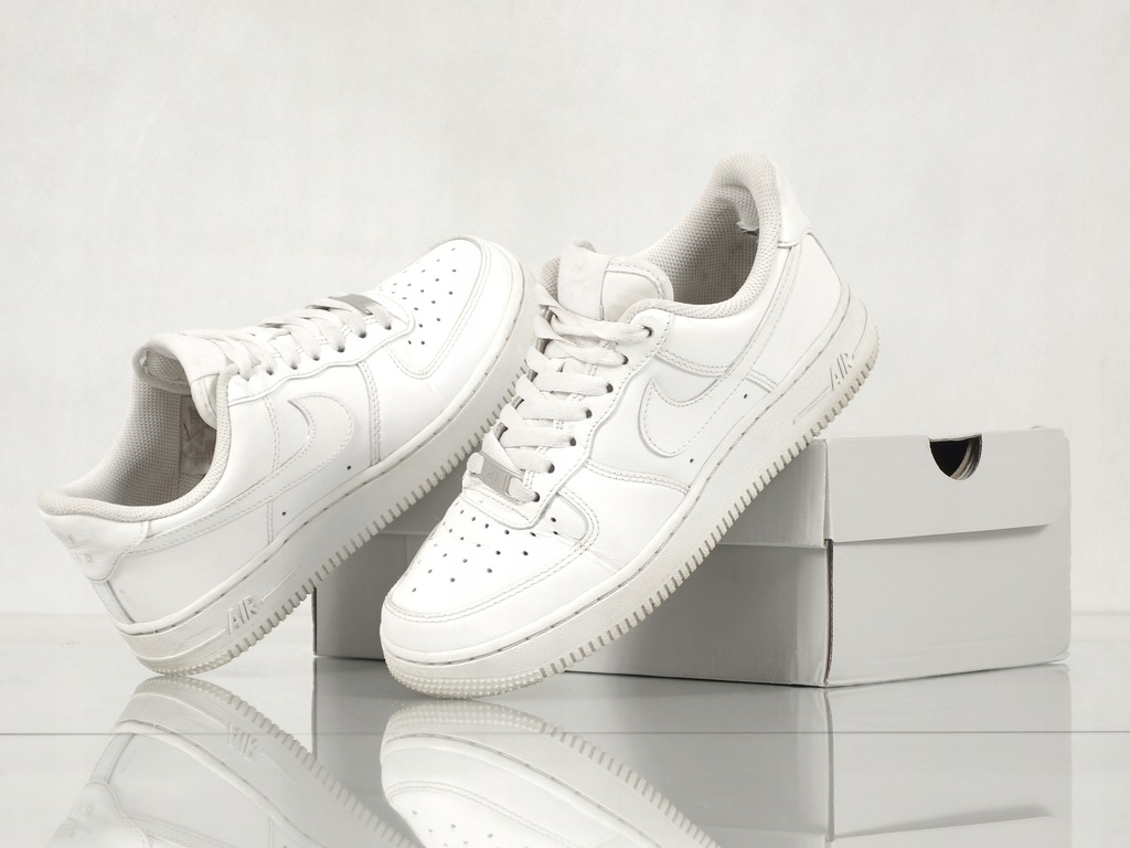 NIKE AIR FORCE 1 07 buty damskie 36,5/23cm