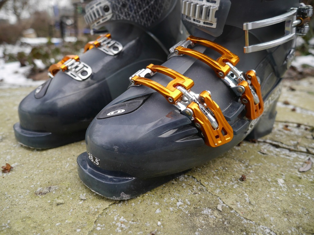 Buty SALOMON FALCON 10 rozm. 26,5 praktycznie nowe Buty SALOMON FALCON 10 rozm. 26,5 praktycznie nowe