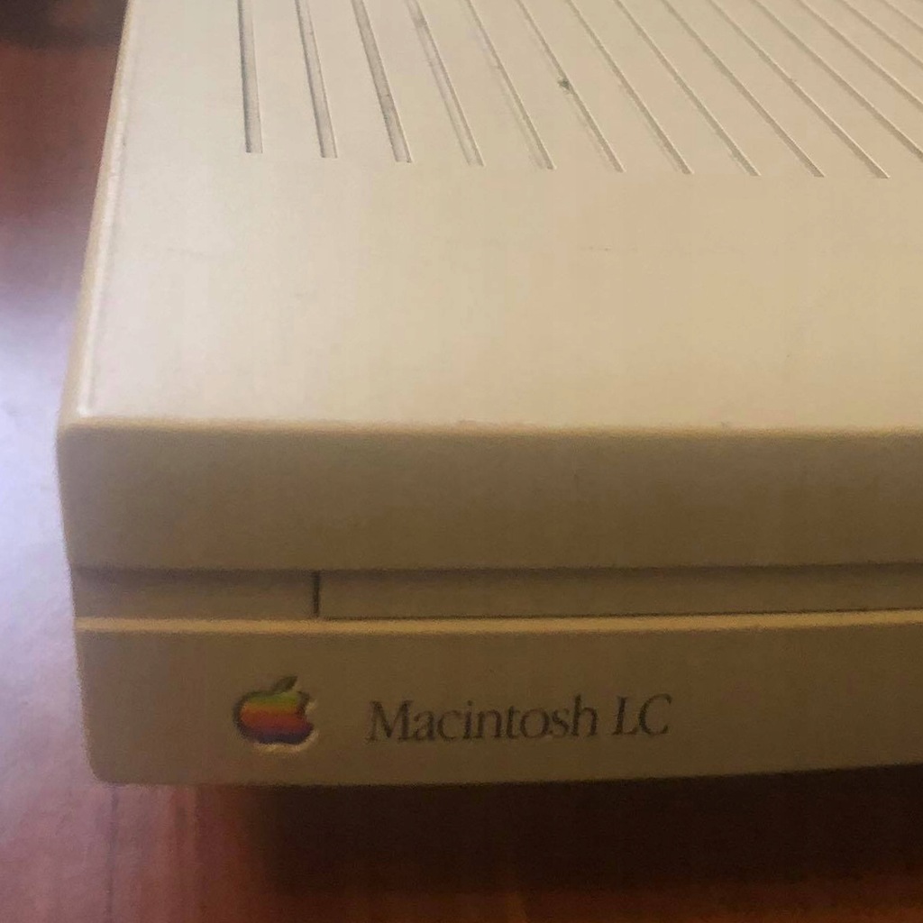 Niesprawny Apple Macintosh LC M0350 HDD230MB 68020