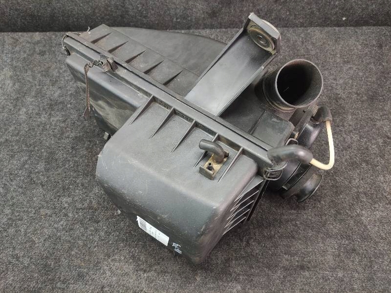 OBUDOWA FILTRA POWIETRZA AUDI 80 B4 2.0 8V 115KM