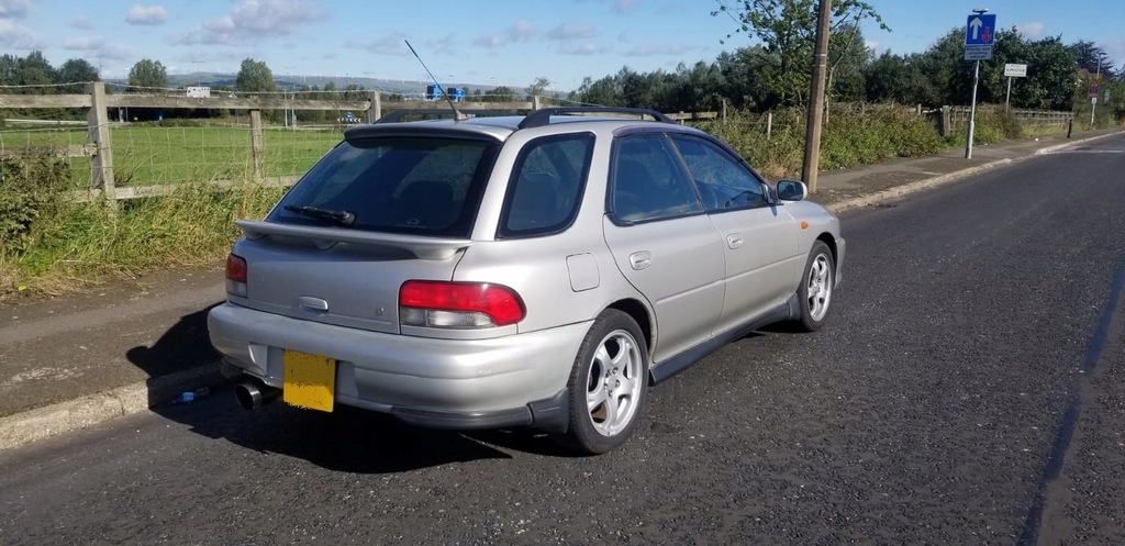 Subaru Impreza GT TURBO STI ZDERZAK PRZÓD PRZEDNI