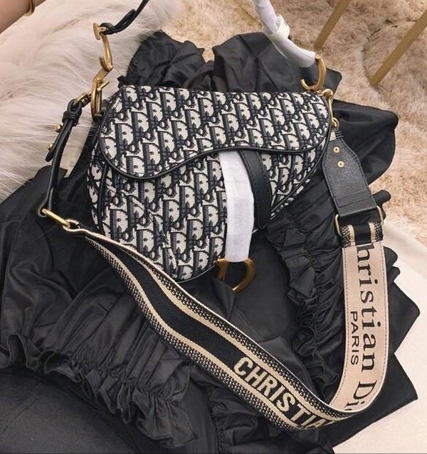 Dior Saddle Bag torebka siodło hit 2019 - 8051774377 - oficjalne archiwum  Allegro