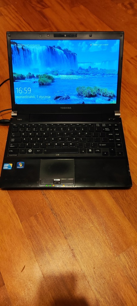 Toshiba R700 i5 4GB 128GB SSD DVDRW 13,3" HD