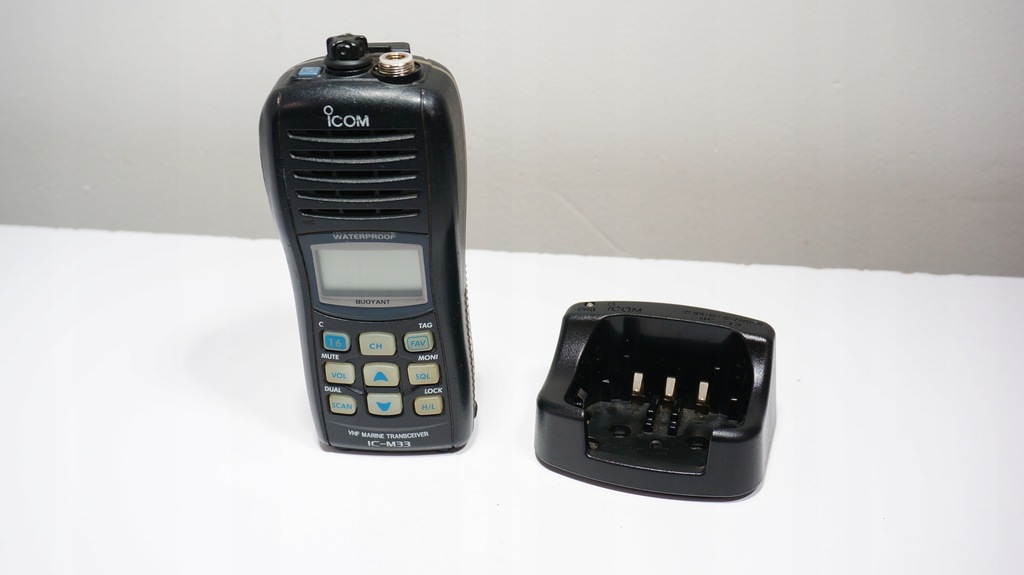 Przenośna morska stacja radiowa VHF Icom IC-M33 + Stacja Ładowania
